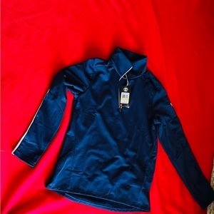 Under armour loose long sleeve athletic wear still new with tags
